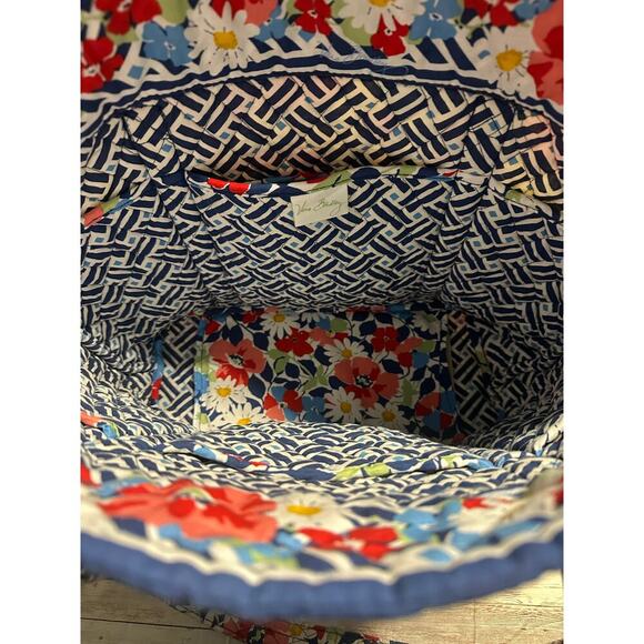Vera Bradley Summer Cottage Quilted Floral Bag Travel Tote - Picture 3 of 5